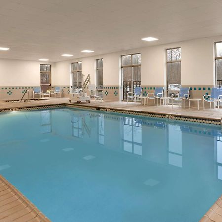 Embassy Suites Newark - Wilmington/South Экстерьер фото