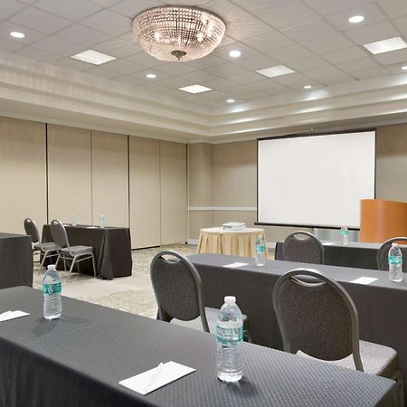 Embassy Suites Newark - Wilmington/South Экстерьер фото
