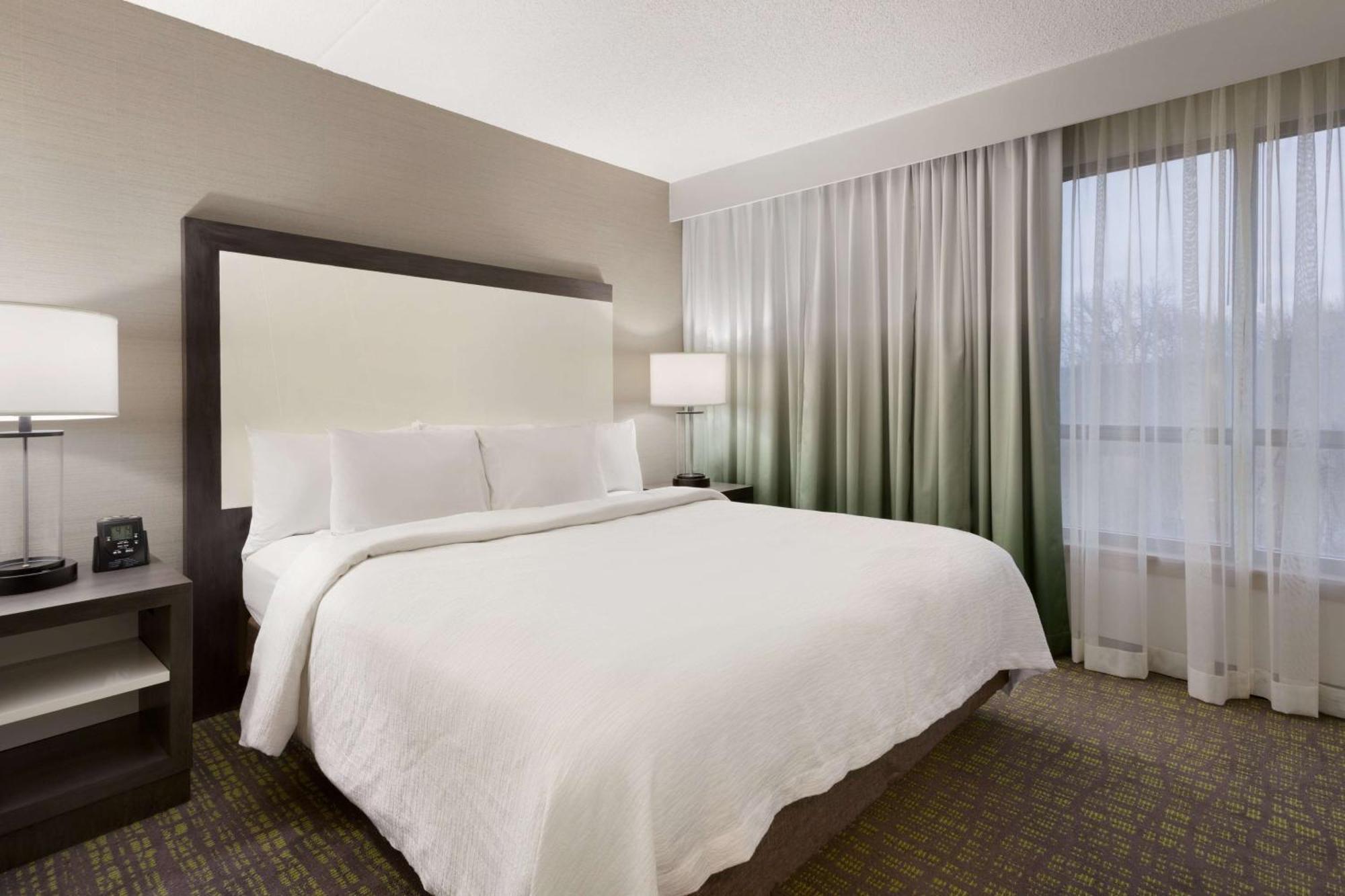 Embassy Suites Newark - Wilmington/South Экстерьер фото