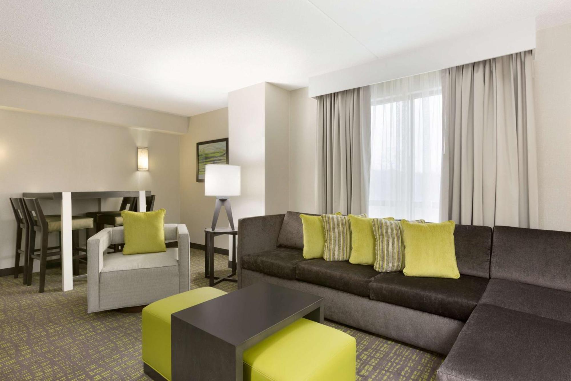 Embassy Suites Newark - Wilmington/South Экстерьер фото