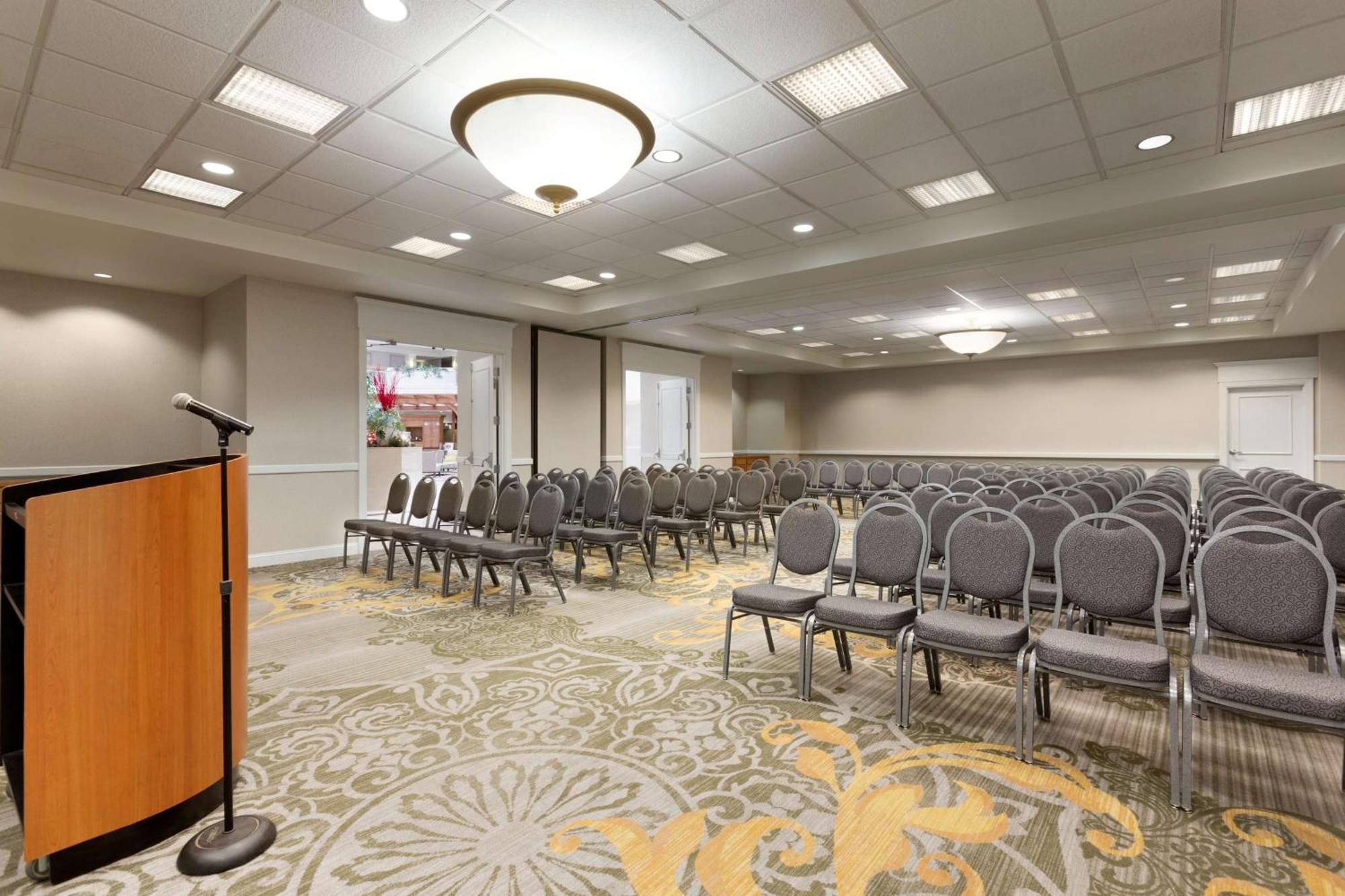 Embassy Suites Newark - Wilmington/South Экстерьер фото