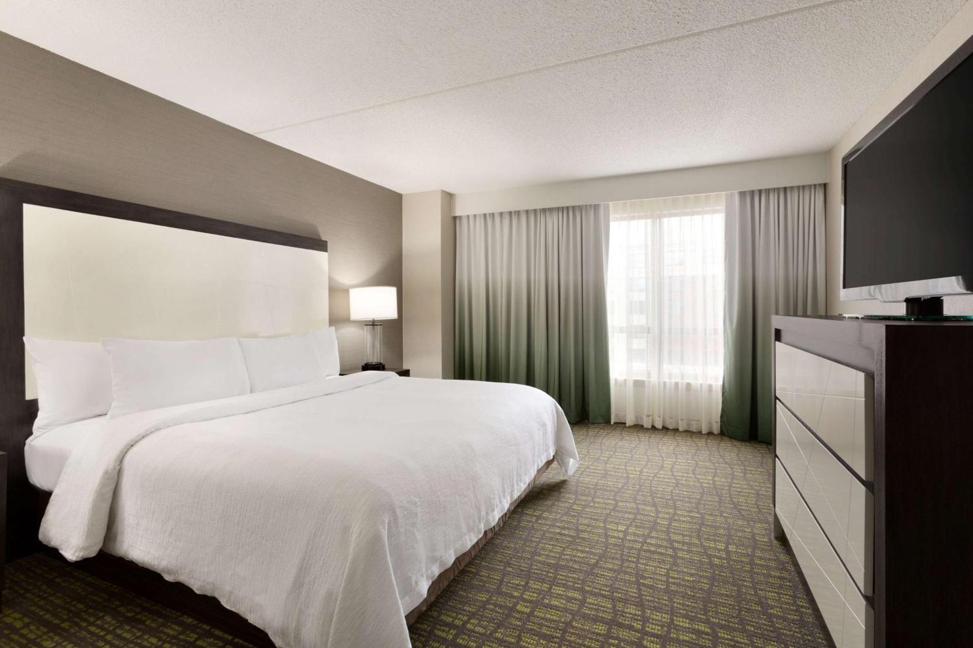 Embassy Suites Newark - Wilmington/South Экстерьер фото