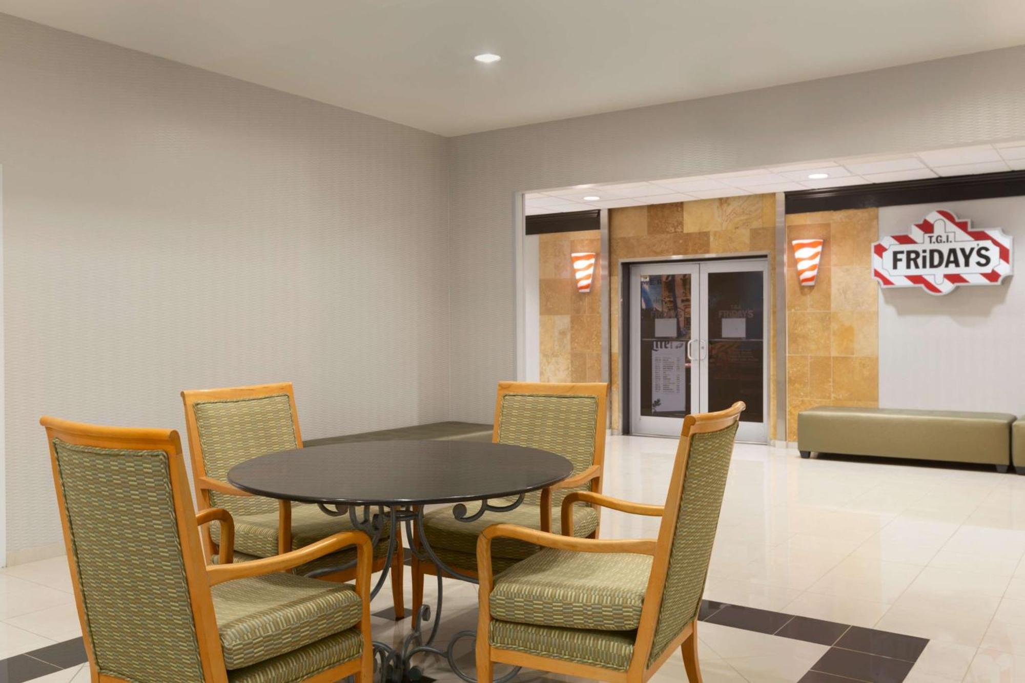 Embassy Suites Newark - Wilmington/South Экстерьер фото