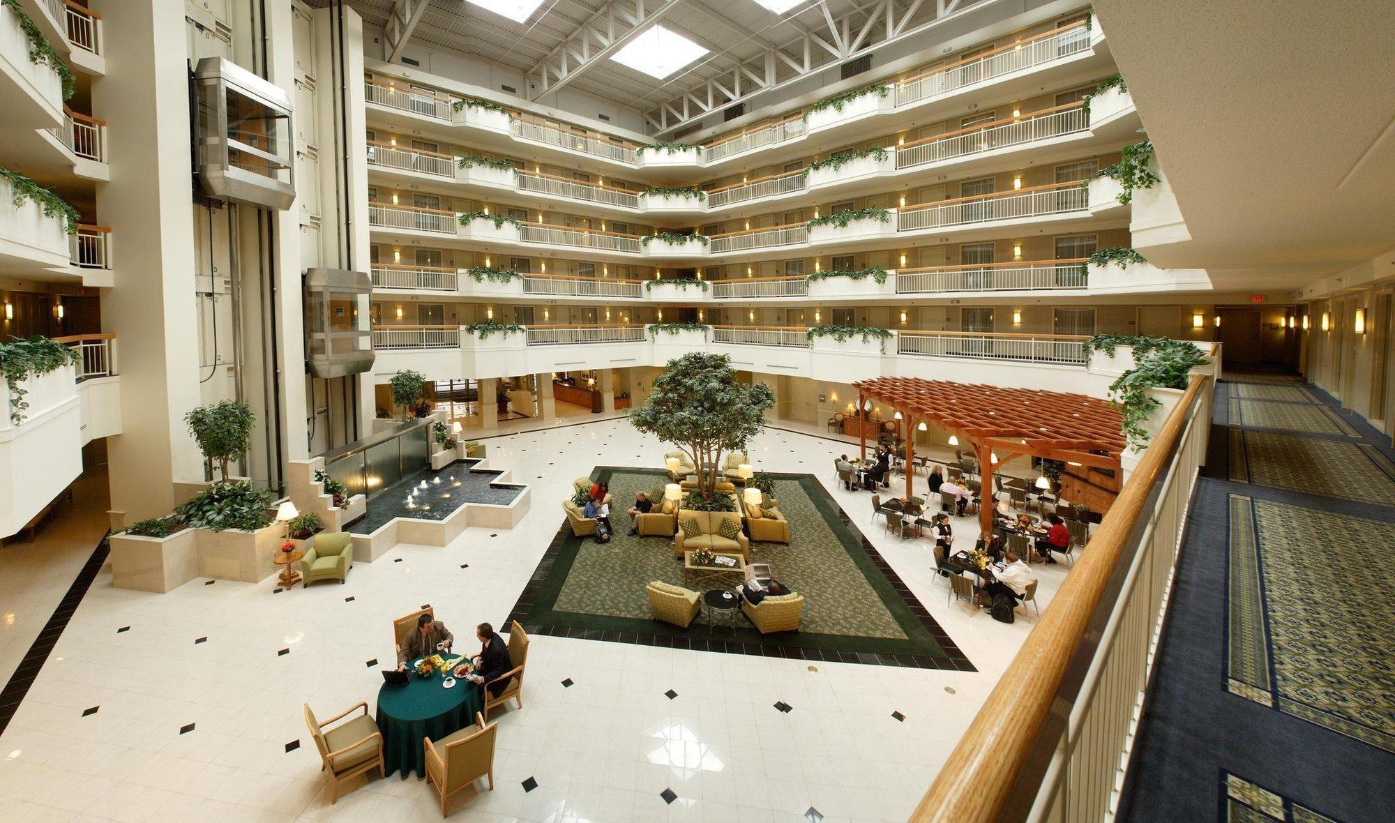 Embassy Suites Newark - Wilmington/South Экстерьер фото