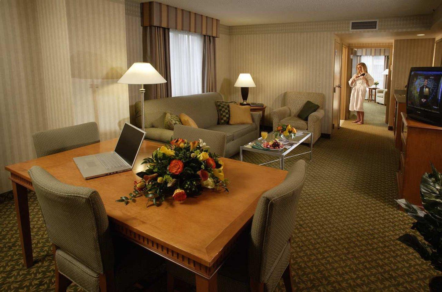 Embassy Suites Newark - Wilmington/South Экстерьер фото