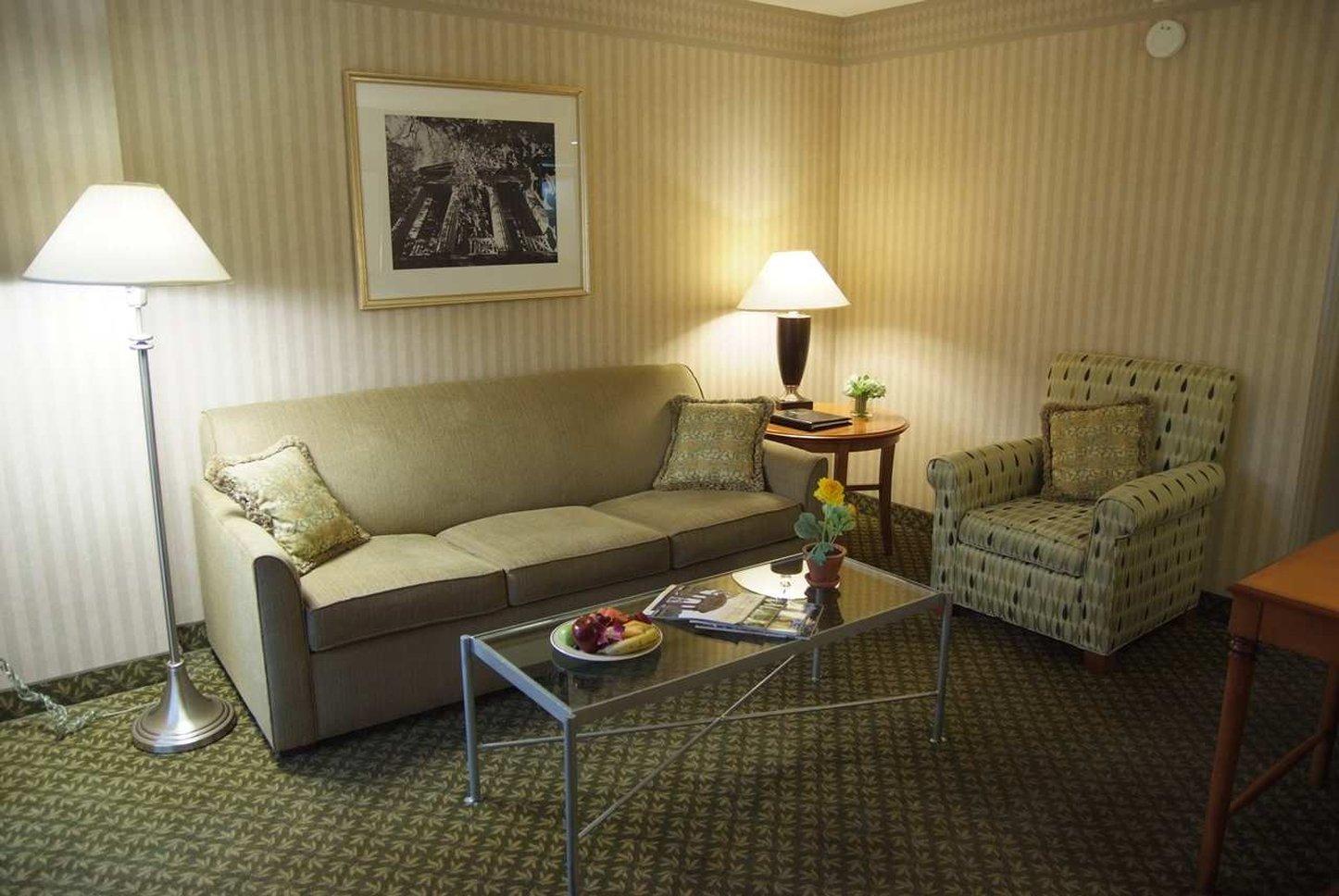 Embassy Suites Newark - Wilmington/South Экстерьер фото