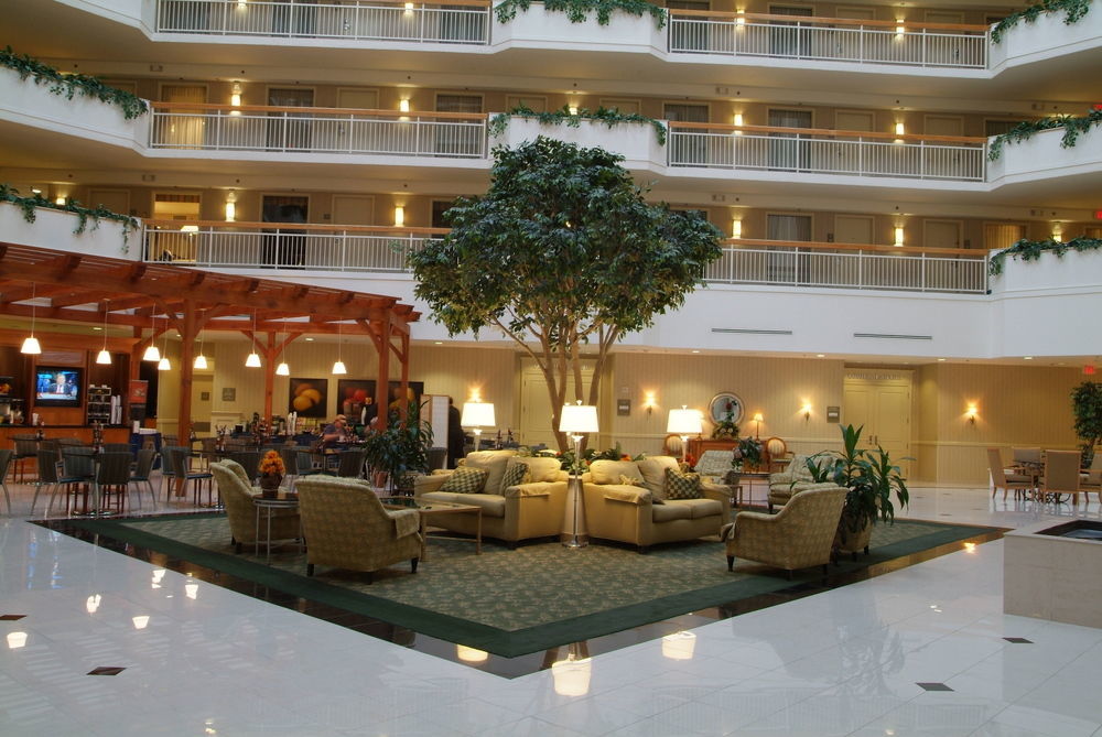 Embassy Suites Newark - Wilmington/South Экстерьер фото