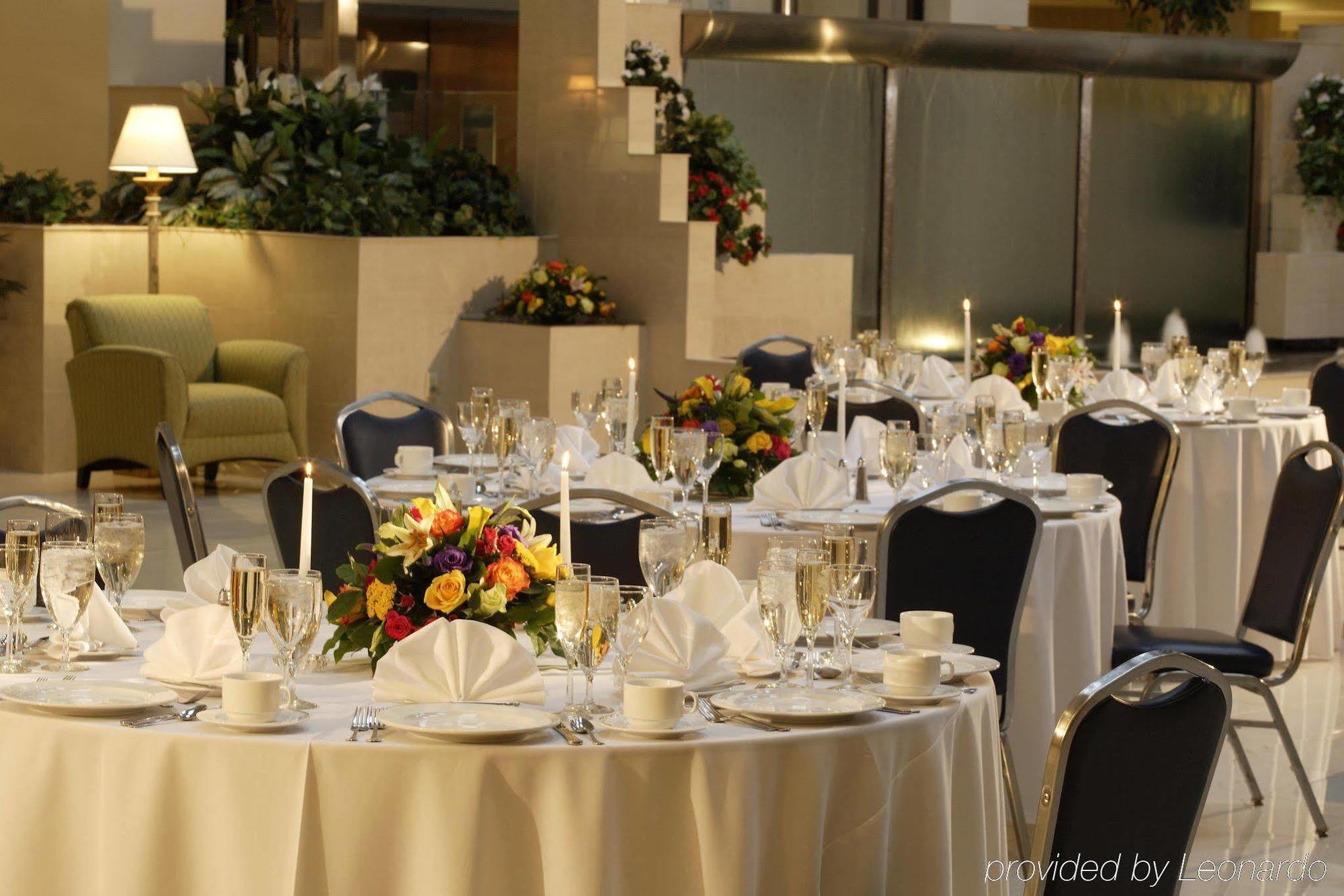 Embassy Suites Newark - Wilmington/South Экстерьер фото