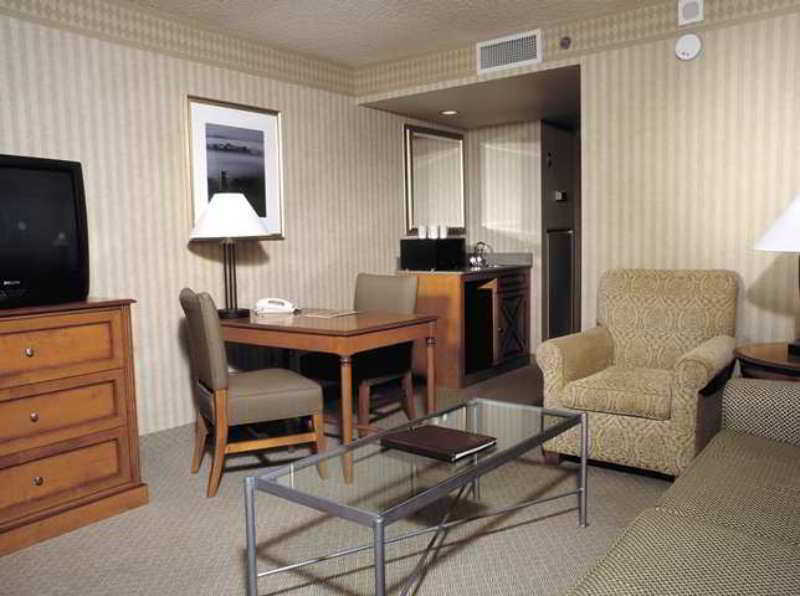 Embassy Suites Newark - Wilmington/South Номер фото